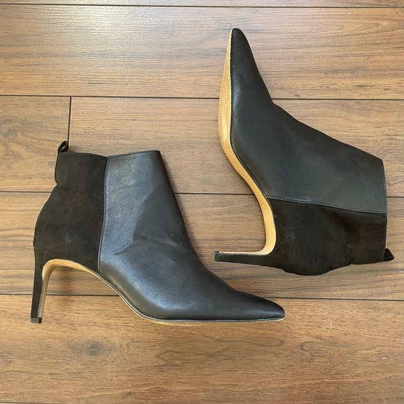 Expression Delia Black Pointy Toe Ankle Bootie- Faux Leather/Suede Women’s Sz 9 - Picture 2 of 2